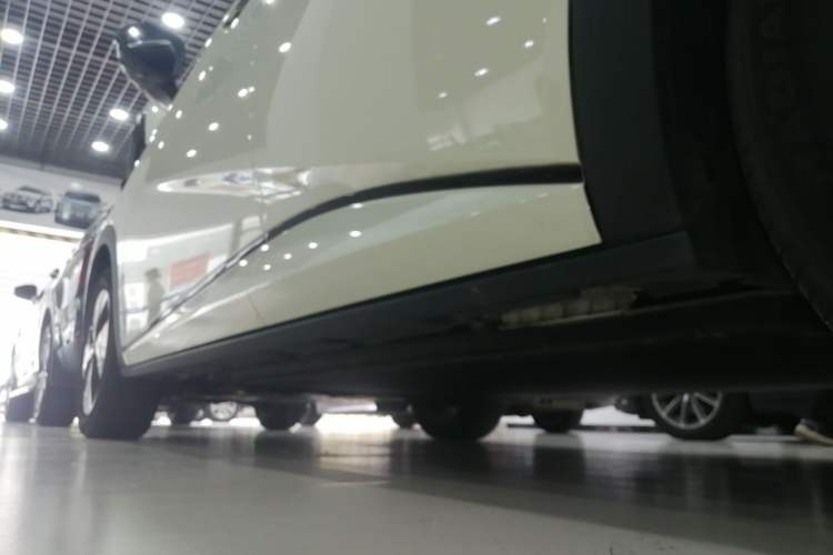 Used BYD Dolphin 2023 420 km Fashion Edition Left Side Sill