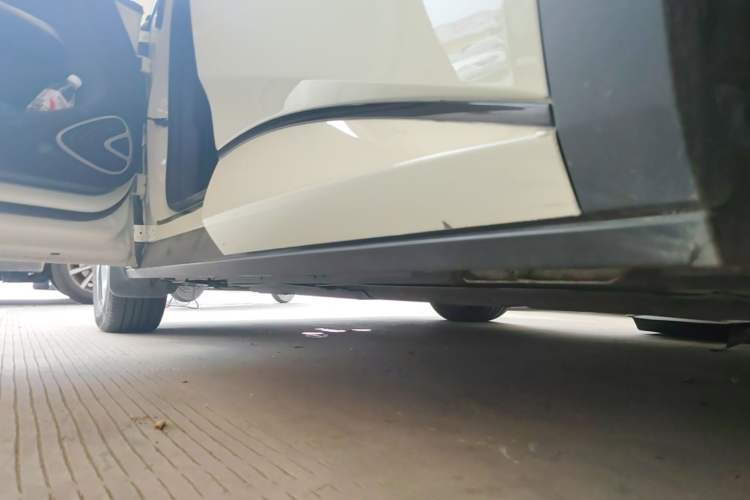 Used BYD Dolphin 2023 420 km Fashion Edition Left Side Sill