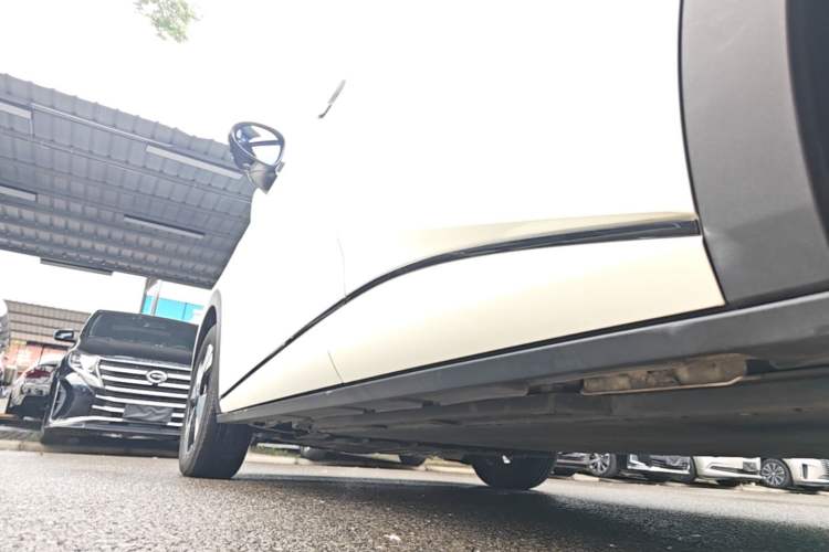 Used BYD Dolphin 2023 420 km Fashion Edition Left Side Sill