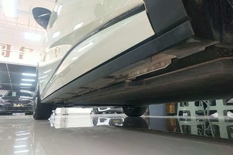 Used BYD Dolphin 2023 420 km Fashion Edition Left Side Sill