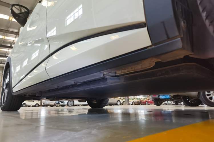 Used BYD Dolphin 2023 420 km Fashion Edition Left Side Sill