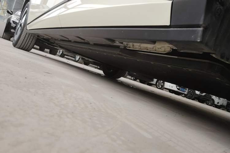 Used BYD Dolphin 2023 420 km Fashion Edition Left Side Sill