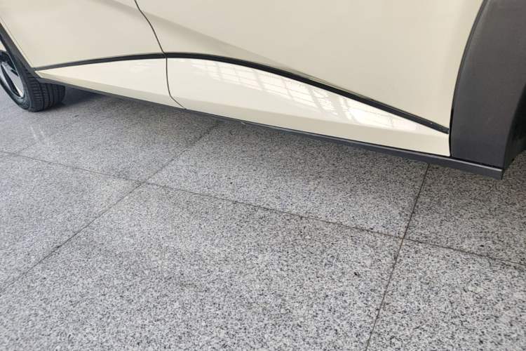 Used BYD Dolphin 2023 420 km Fashion Edition Left Side Sill