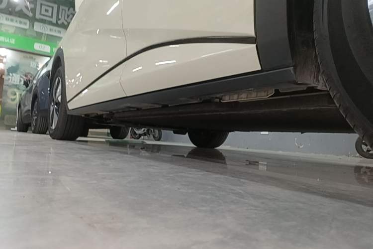 Used BYD Dolphin 2023 420 km Fashion Edition Left Side Sill