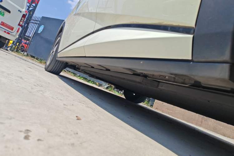 Used BYD Dolphin 2023 420 km Fashion Edition Left Side Sill