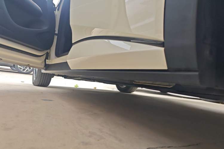 Used BYD Dolphin 2023 420 km Fashion Edition Left Side Sill