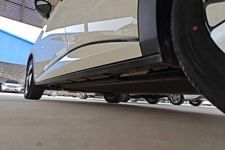 Used BYD Dolphin 2023 420 km Fashion Edition Left Side Sill