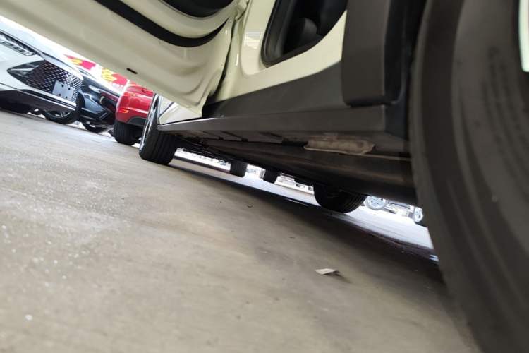 Used BYD Dolphin 2023 420 km Fashion Edition Left Side Sill