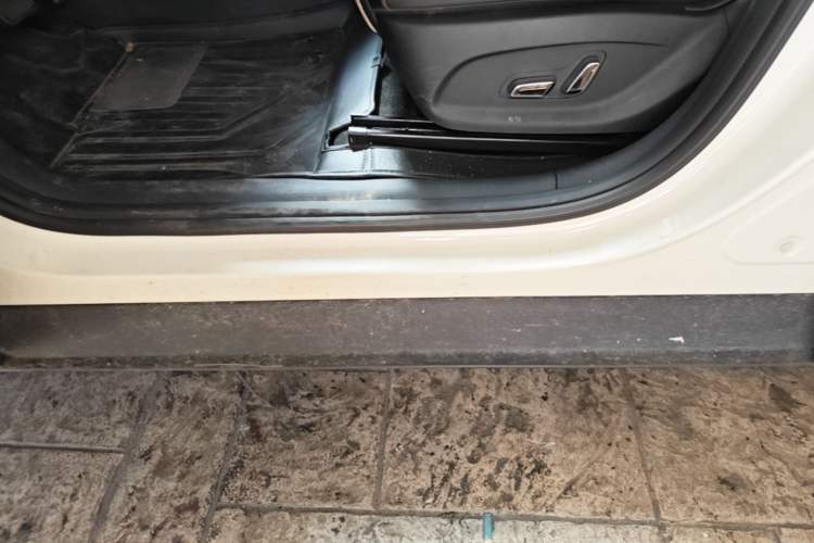 Used BYD Dolphin 2023 420 km Free Version Left Side Sill