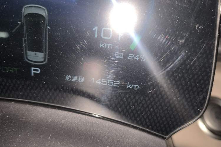 Used BYD Dolphin 2023 420 km Fashion Edition Odometer Close Up