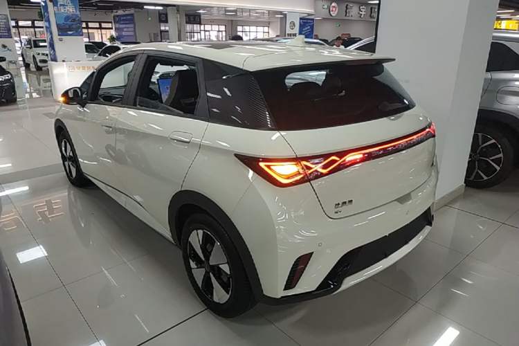 Used BYD Dolphin 2023 420 km Fashion Edition Rear Left 45 Deg
