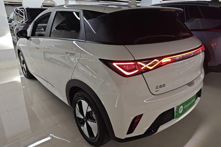 Used BYD Dolphin 2023 420 km Fashion Edition Rear Left 45 Deg