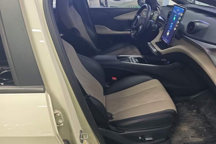 Used BYD Dolphin 2023 420 km Fashion Edition Right Front Seat