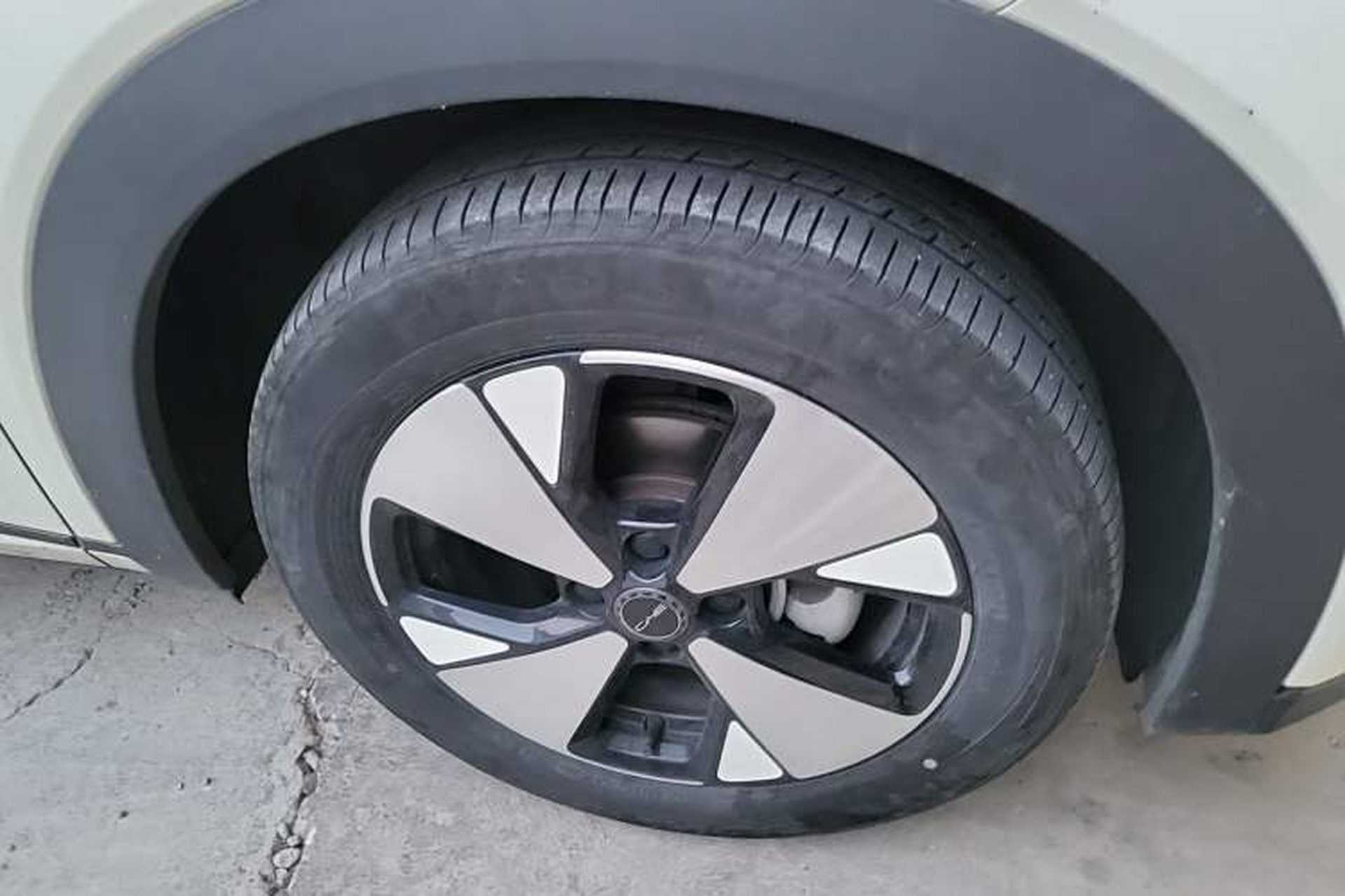 Used BYD Dolphin 2023 420 km Fashion Edition Right Front Wheel Hub