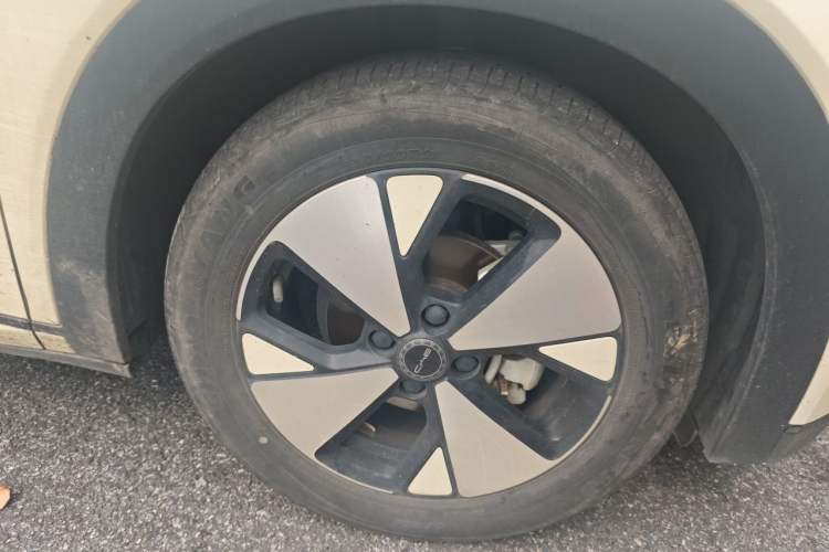 Used BYD Dolphin 2023 420 km Fashion Edition Right Front Wheel Hub