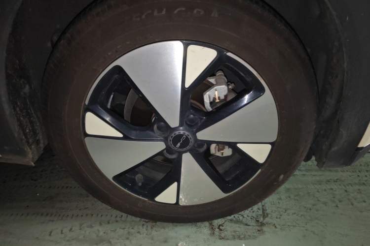 Used BYD Dolphin 2023 420 km Free Version Right Front Wheel Hub