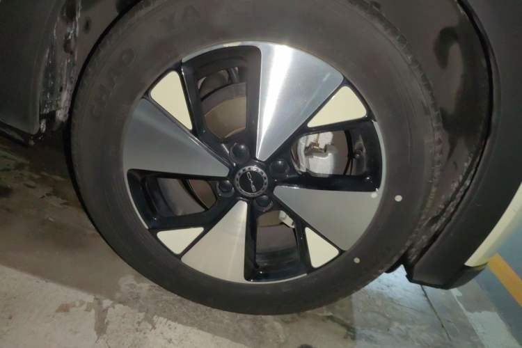 Used BYD Dolphin 2023 420 km Free Version Right Front Wheel Hub