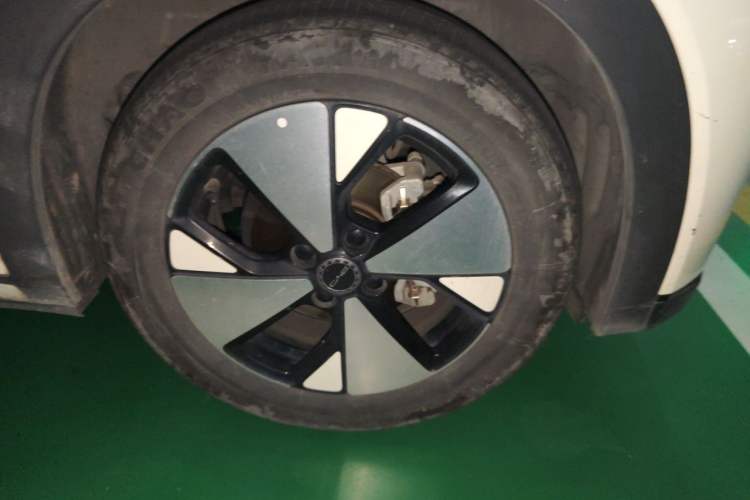 Used BYD Dolphin 2023 420 km Fashion Edition Right Front Wheel Hub