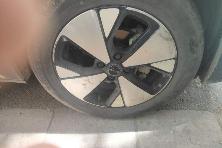Used BYD Dolphin 2023 420 km Fashion Edition Right Front Wheel Hub