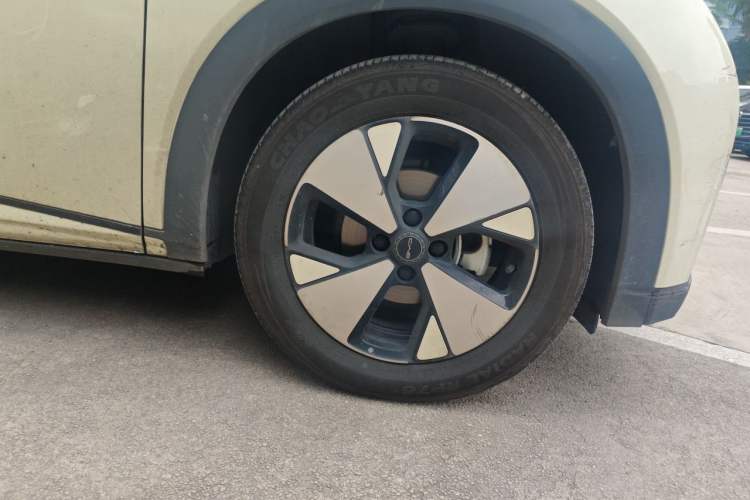 Used BYD Dolphin 2023 420 km Free Version Right Front Wheel Hub