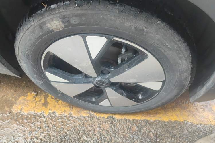 Used BYD Dolphin 2023 420 km Fashion Edition Right Front Wheel Hub