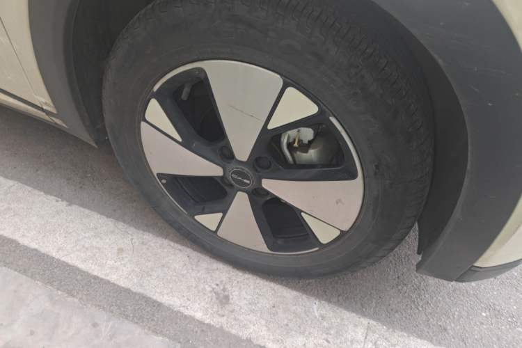 Used BYD Dolphin 2023 420 km Fashion Edition Right Front Wheel Hub