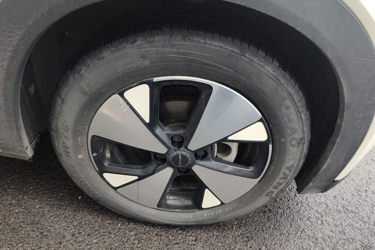 Used BYD Dolphin 2023 420 km Free Version Right Front Wheel Hub