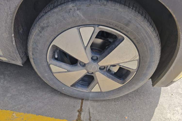 Used BYD Dolphin 2023 420 km Fashion Edition Right Front Wheel Hub