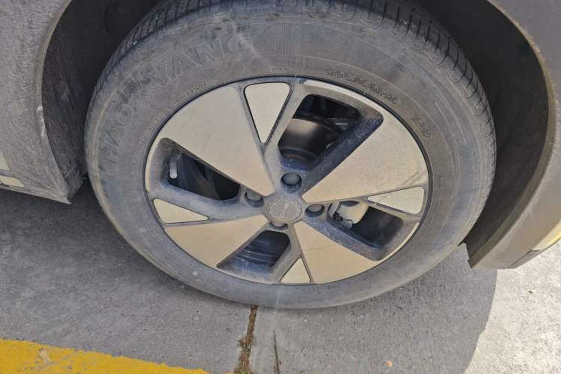 Used BYD Dolphin 2023 420 km Fashion Edition Right Front Wheel Hub