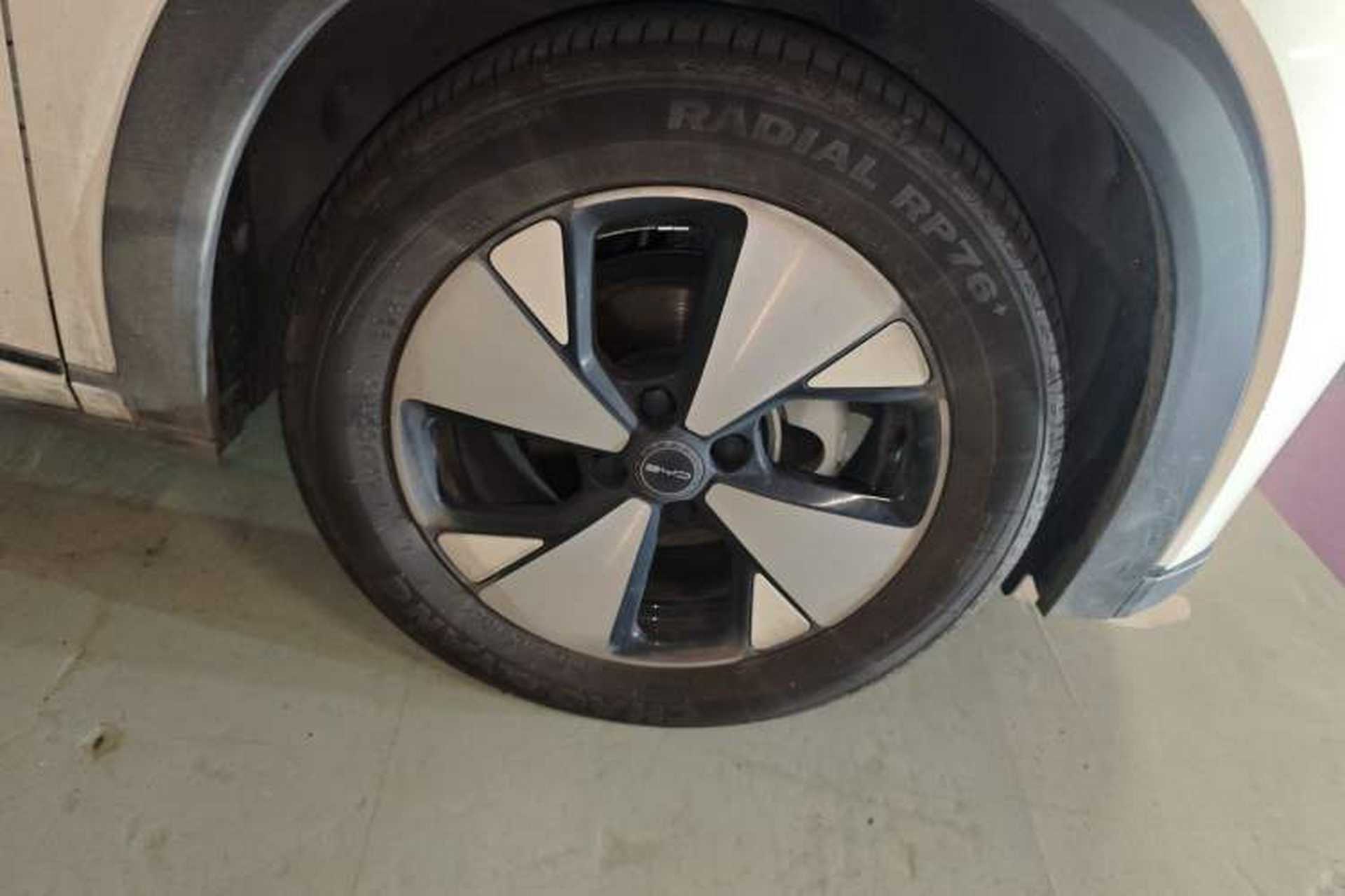 Used BYD Dolphin 2023 420 km Free Version Right Front Wheel Hub