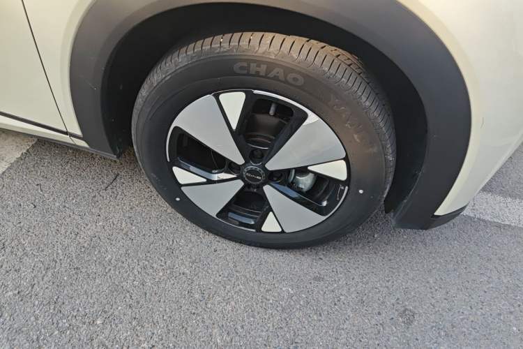 Used BYD Dolphin 2023 420 km Free Version Right Front Wheel Hub