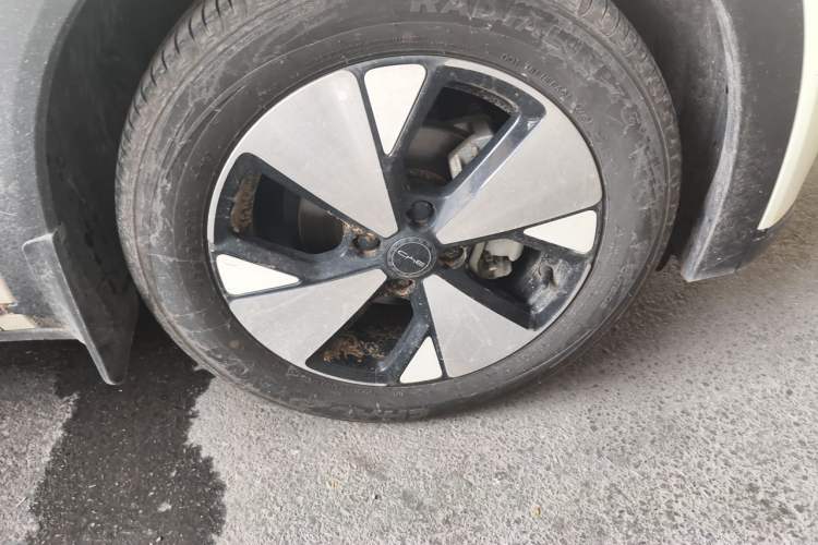 Used BYD Dolphin 2023 420 km Free Version Right Front Wheel Hub