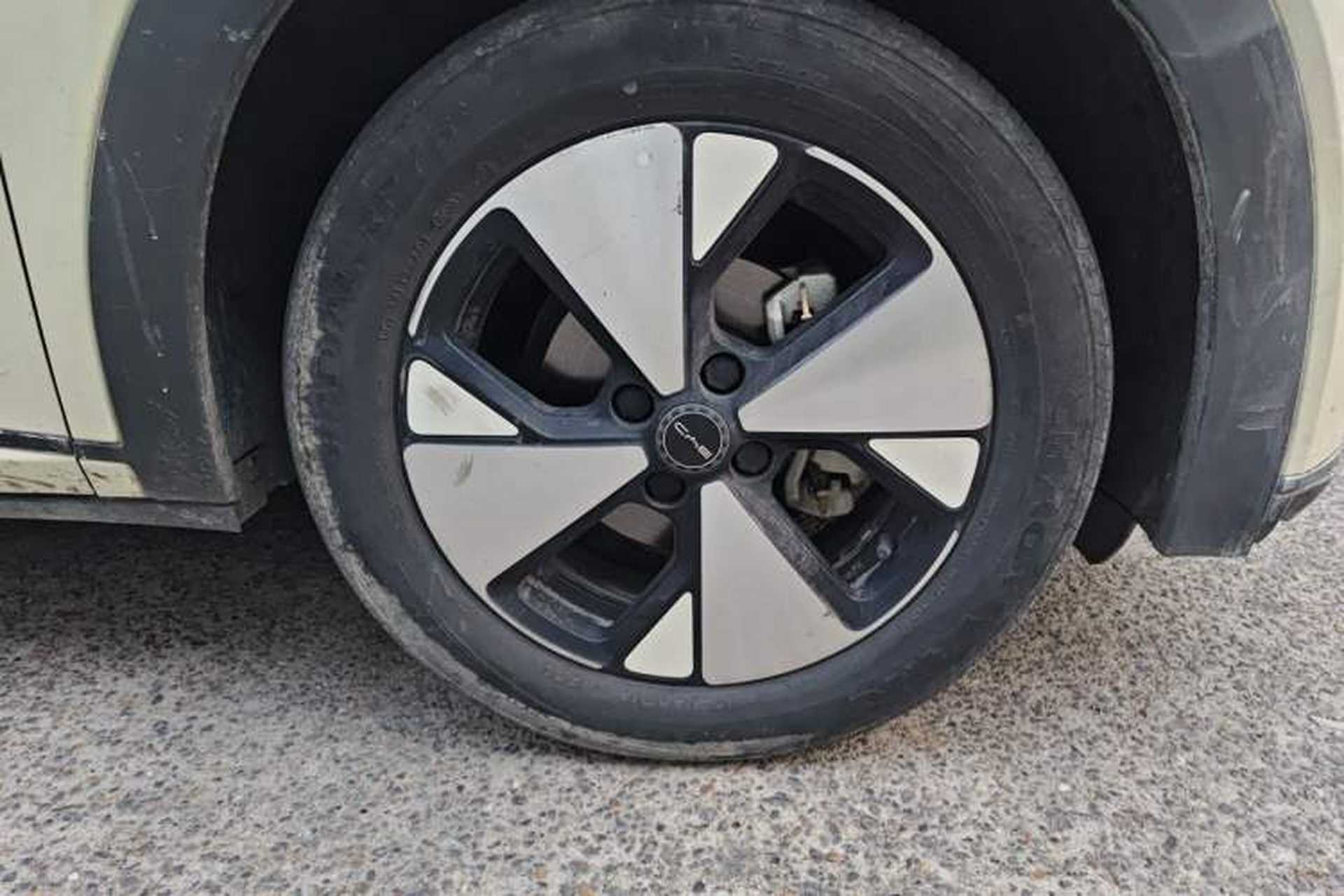 Used BYD Dolphin 2023 420 km Free Version Right Front Wheel Hub