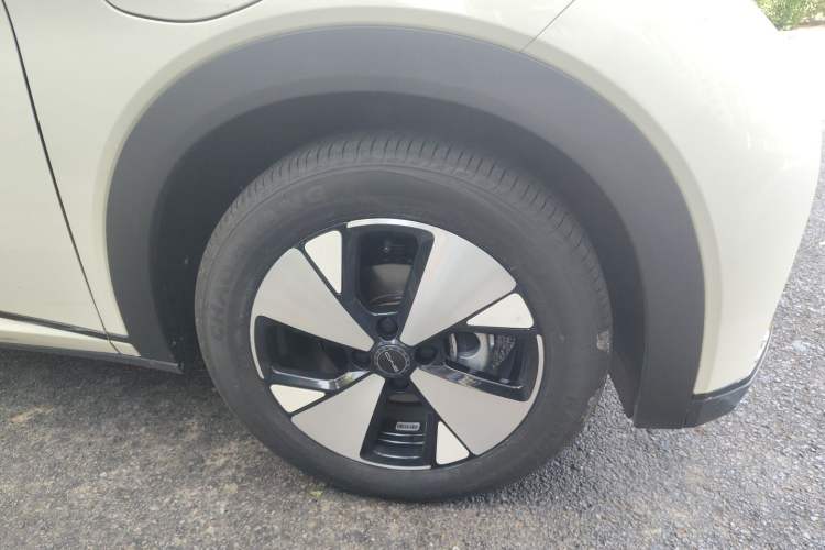 Used BYD Dolphin 2023 420 km Fashion Edition Right Front Wheel Hub