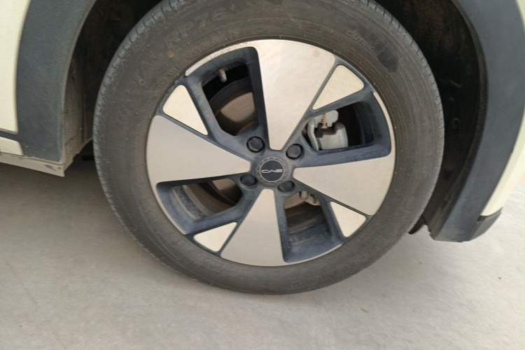 Used BYD Dolphin 2023 420 km Free Version Right Front Wheel Hub