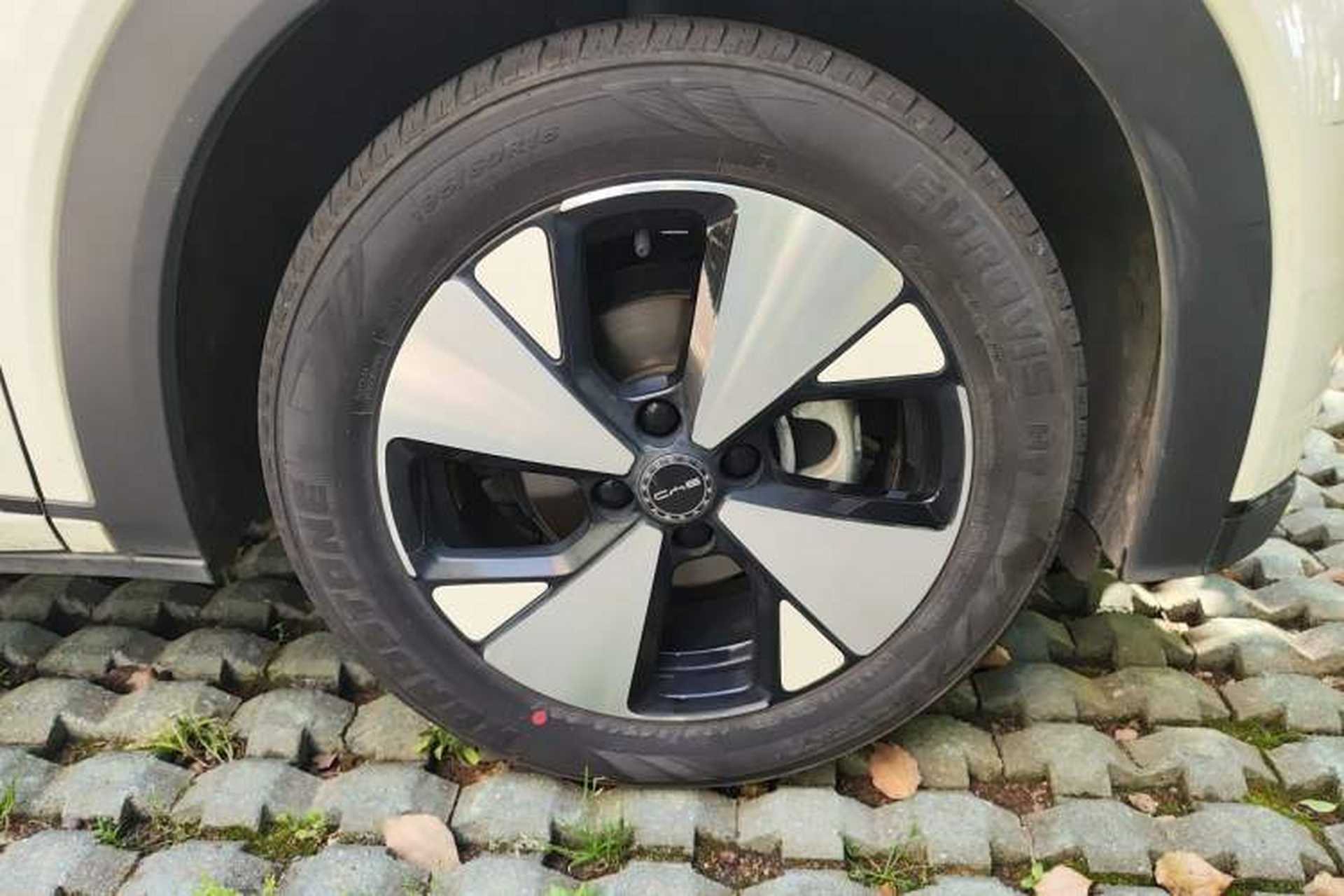 Used BYD Dolphin 2023 420 km Free Version Right Front Wheel Hub