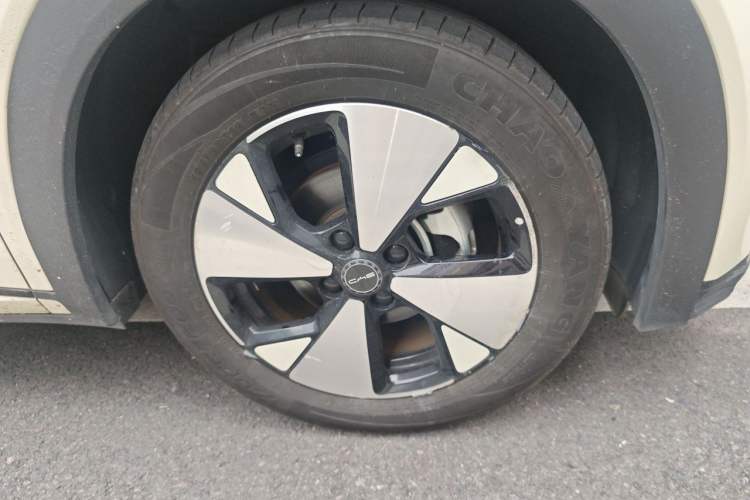 Used BYD Dolphin 2023 420 km Fashion Edition Right Front Wheel Hub