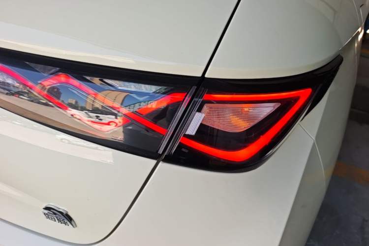 Used BYD Dolphin 2023 420 km Fashion Edition Right Rear Taillight
