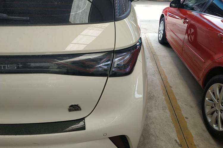 Used BYD Dolphin 2023 420 km Fashion Edition Right Rear Taillight