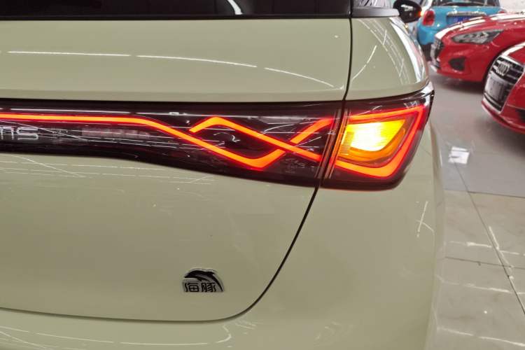 Used BYD Dolphin 2023 420 km Fashion Edition Right Rear Taillight