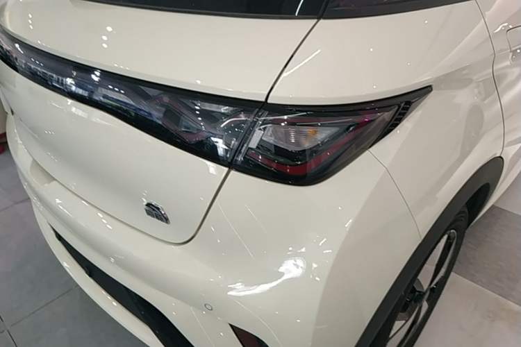 Used BYD Dolphin 2023 420 km Fashion Edition Right Rear Taillight