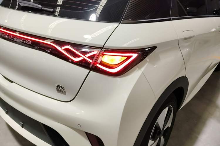 Used BYD Dolphin 2023 420 km Fashion Edition Right Rear Taillight