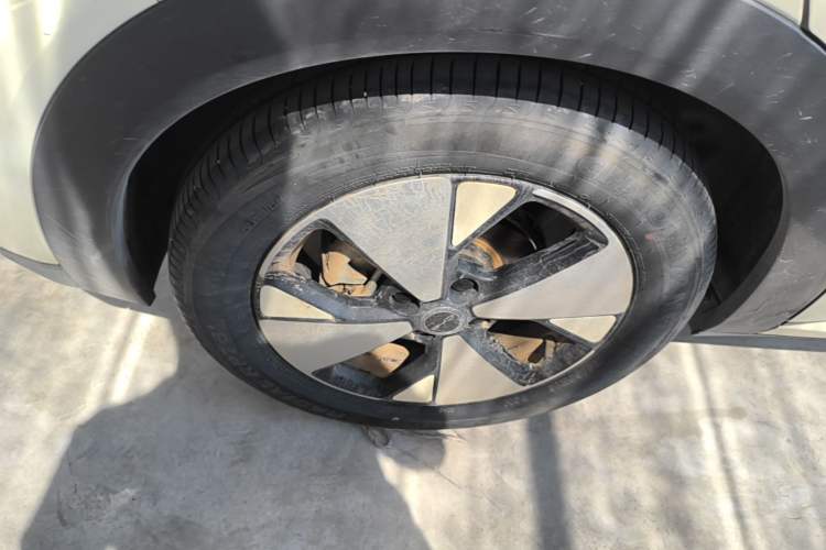 Used BYD Dolphin 2023 420 km Fashion Edition Right Rear Wheel Hub