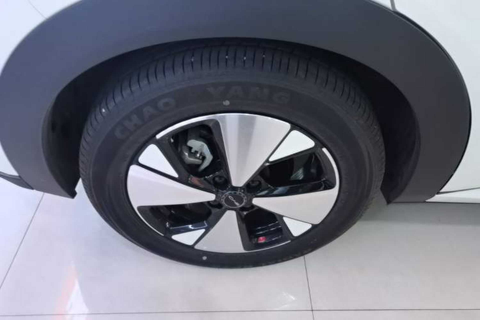 Used BYD Dolphin 2023 420 km Fashion Edition Right Rear Wheel Hub