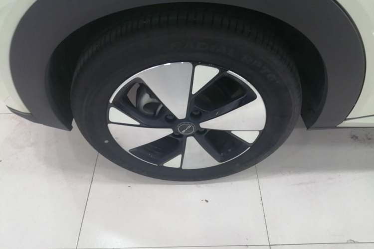 Used BYD Dolphin 2023 420 km Fashion Edition Right Rear Wheel Hub