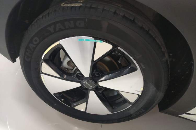 Used BYD Dolphin 2023 420 km Fashion Edition Right Rear Wheel Hub