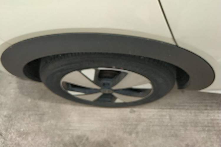 Used BYD Dolphin 2023 420 km Free Version Right Rear Wheel Hub