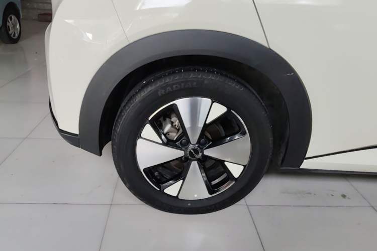 Used BYD Dolphin 2023 420 km Free Version Right Rear Wheel Hub