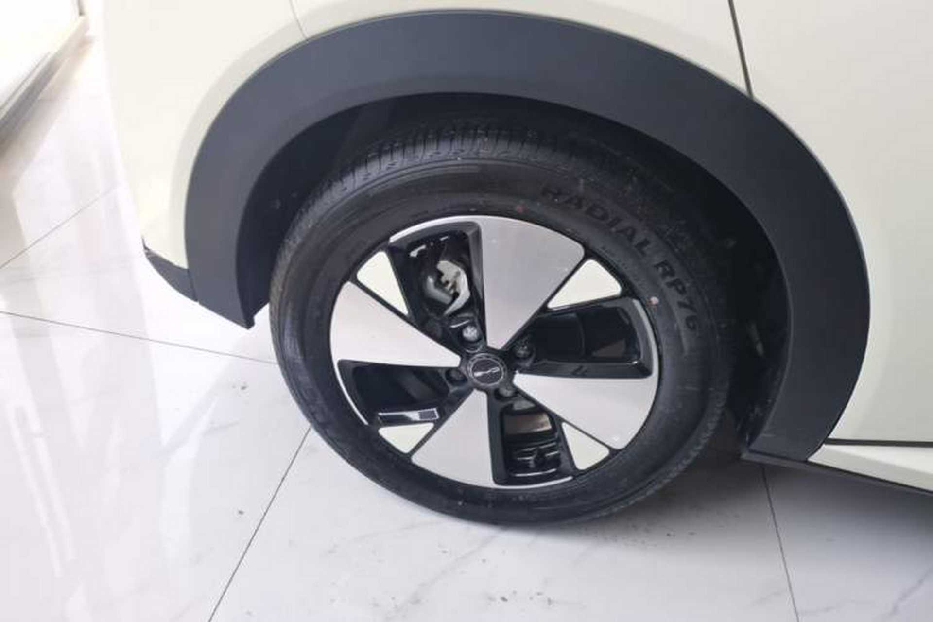 Used BYD Dolphin 2023 420 km Fashion Edition Right Rear Wheel Hub