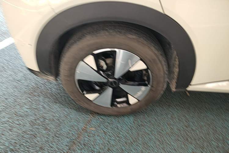 Used BYD Dolphin 2023 420 km Free Version Right Rear Wheel Hub